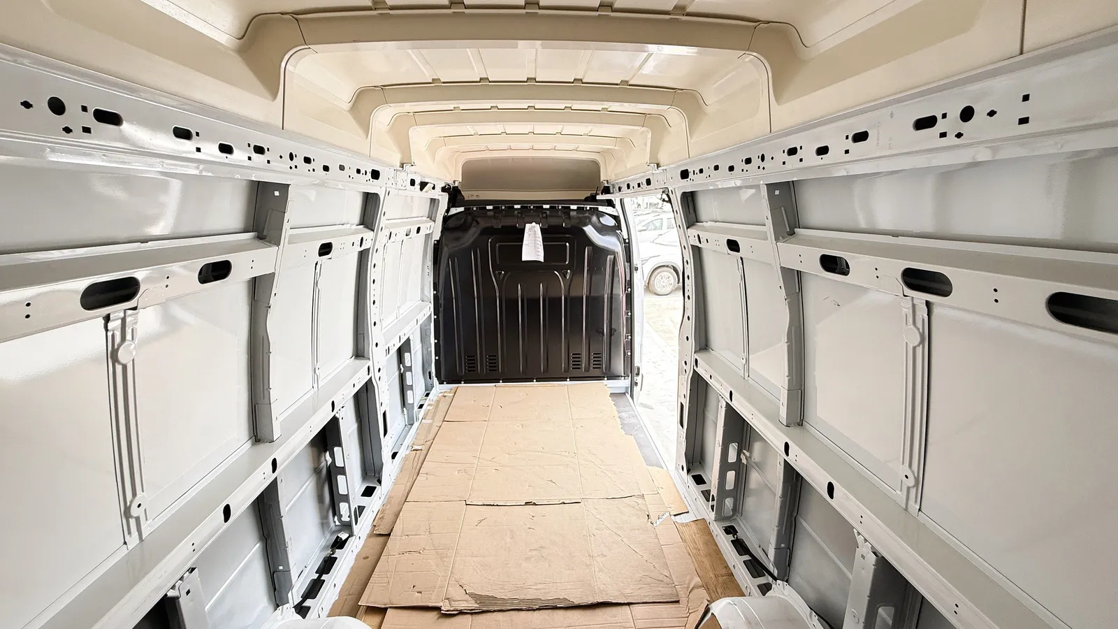 2026 Renault Master - 0 km - Available for export from UAE to Algeria - 7