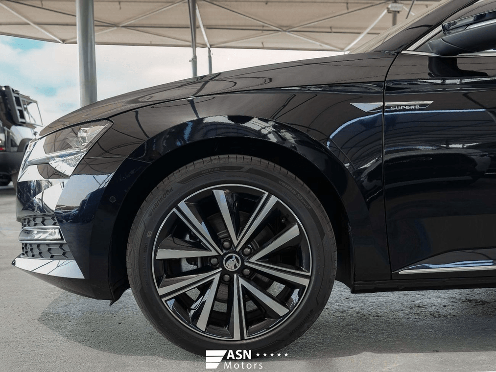 2025 Skoda Superb - View 2