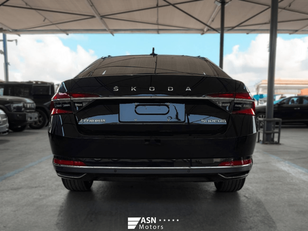 2025 Skoda Superb - View 5