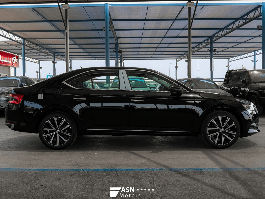 2025 Skoda Superb - View 8