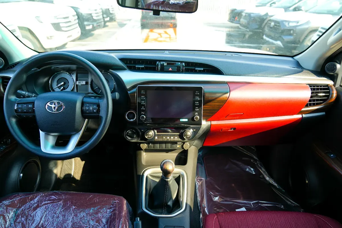 2026 Toyota Hilux - 0 km - Available for export from UAE to Algeria - 10