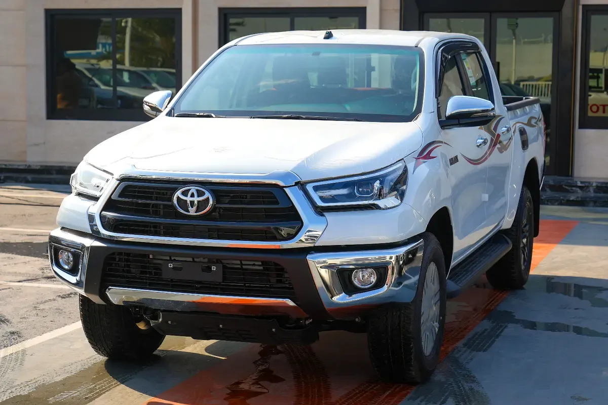 2026 Toyota Hilux - 0 km - Available for export from UAE to Algeria - 3