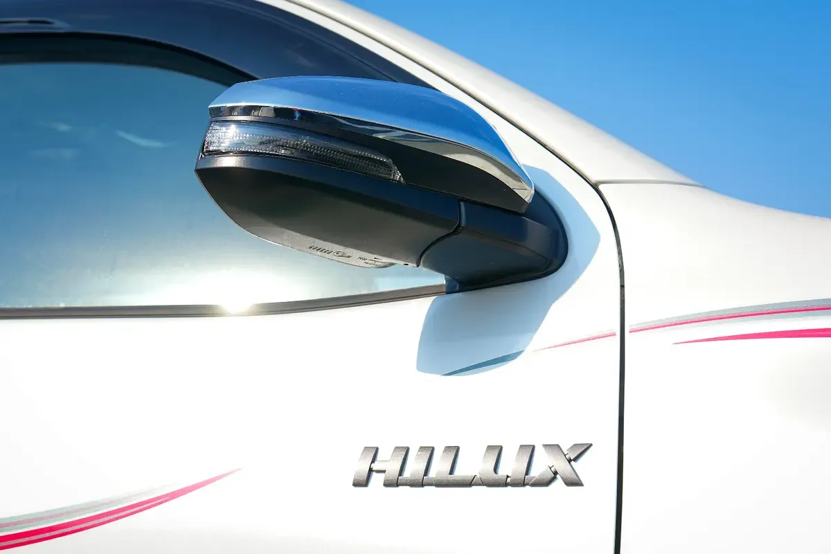 2026 Toyota Hilux - 0 km - Available for export from UAE to Algeria - 6