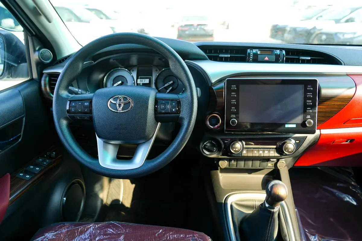 2026 Toyota Hilux - 0 km - Available for export from UAE to Algeria - 8