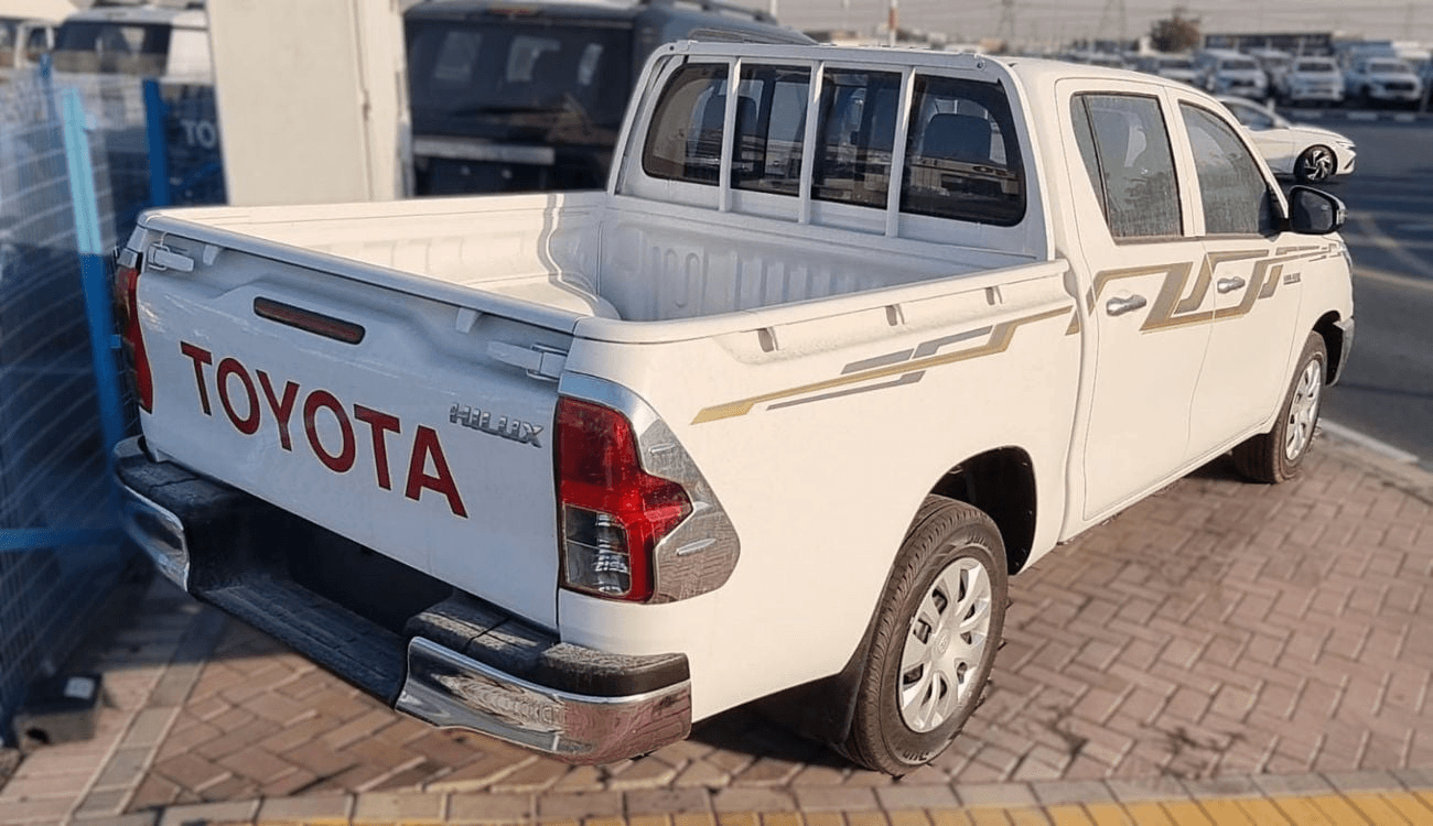 2026 Toyota Hilux - View 3