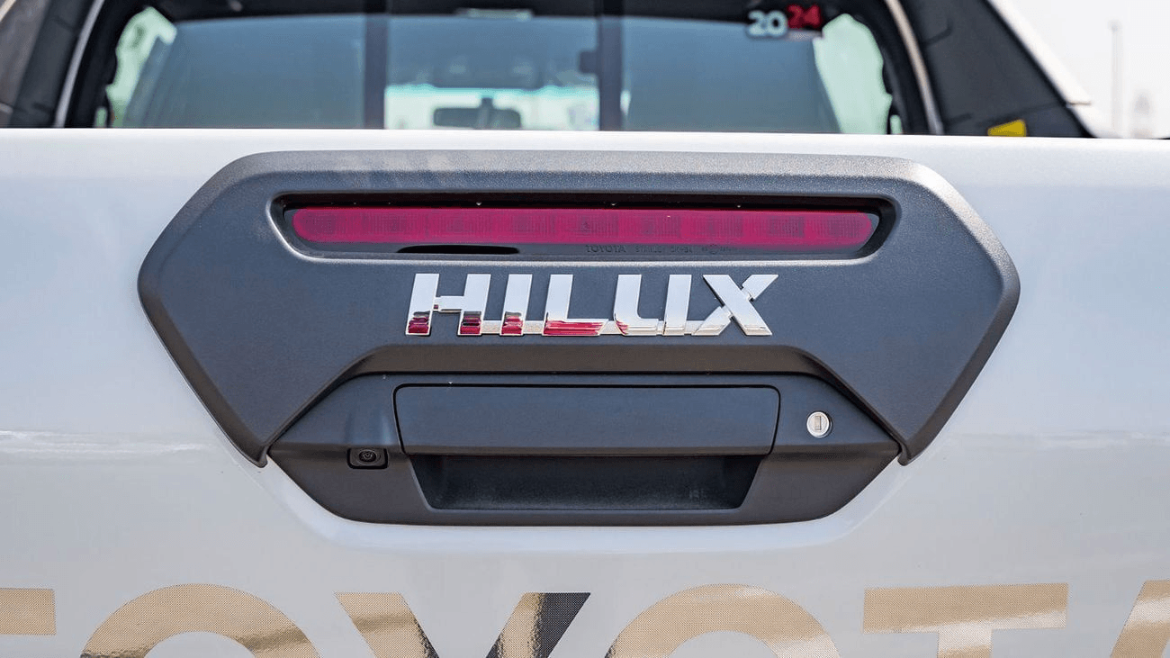 2026 Toyota Hilux - View 6