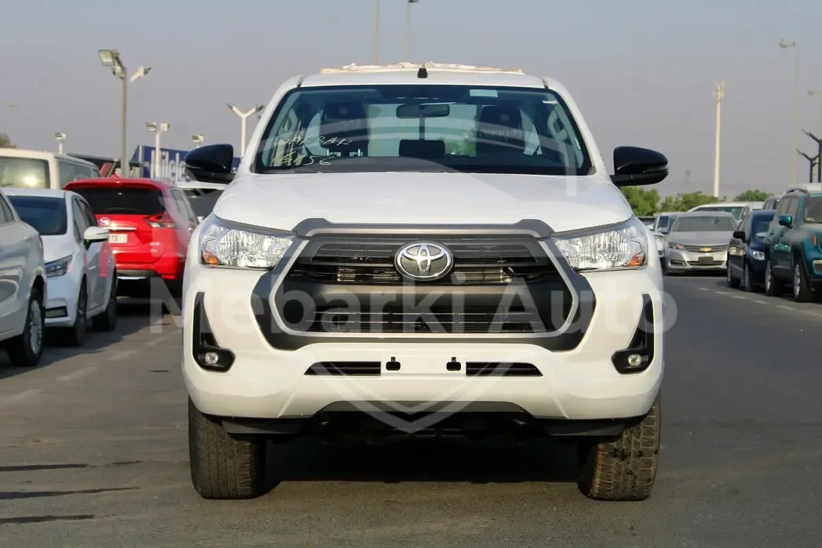 2025 Toyota Hilux - 0 km - Available for export from UAE to Algeria 2