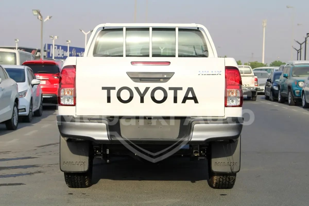 2025 Toyota Hilux - 0 km - Available for export from UAE to Algeria 3