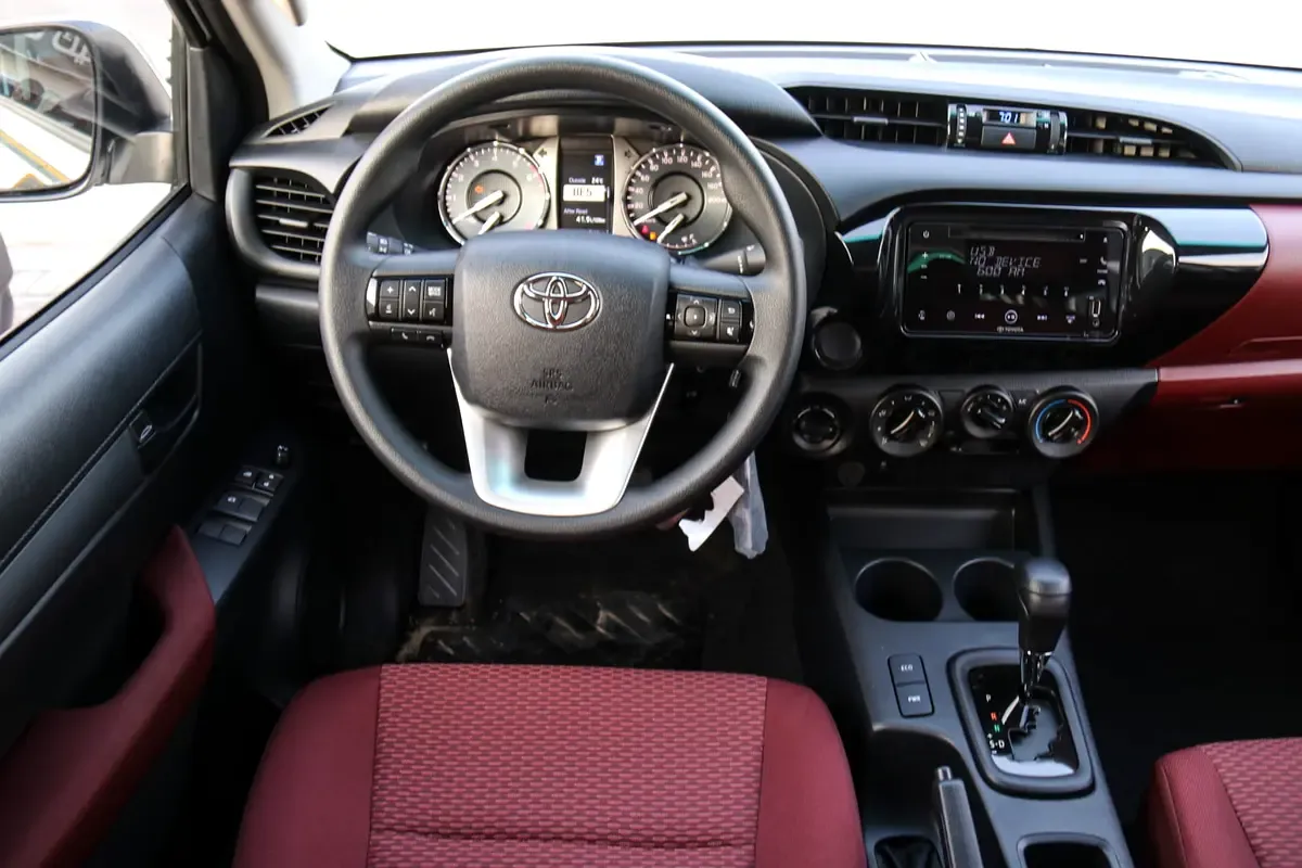 2025 Toyota Hilux - 0 km - Available for export from UAE to Algeria - 9