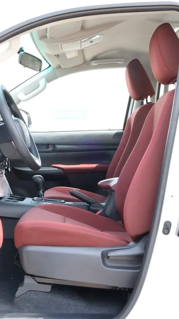 2026 Toyota Hilux - 0 km - Available for export from UAE to Algeria - 10