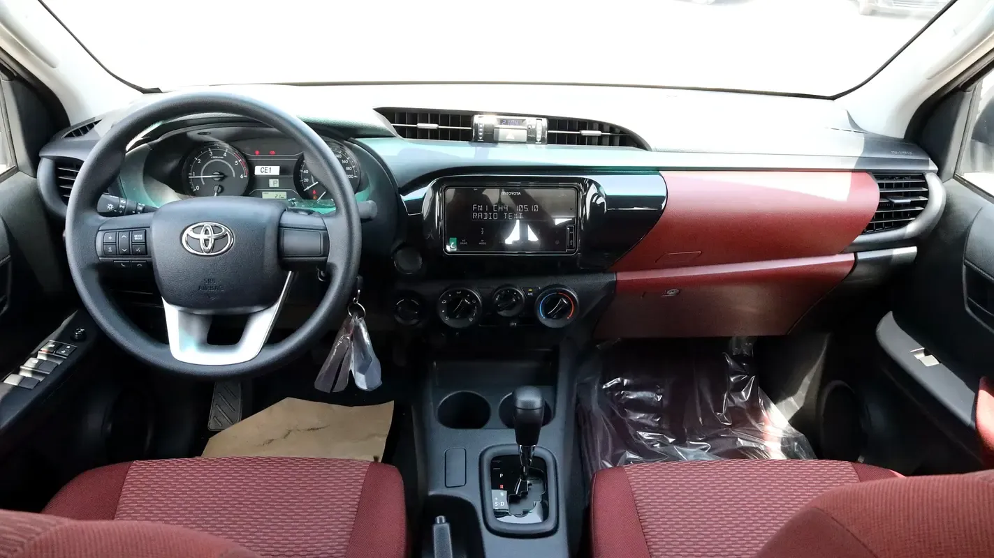 2026 Toyota Hilux - 0 km - Available for export from UAE to Algeria - 12