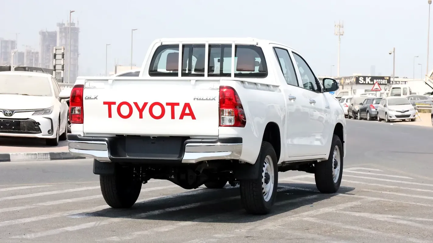 2026 Toyota Hilux - 0 km - Available for export from UAE to Algeria - 3