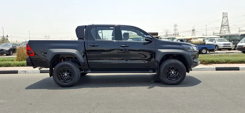 2025 Toyota Hilux - 0 km - Available for export from UAE to Algeria - 15