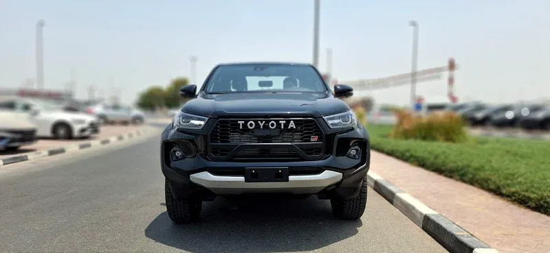 2025 Toyota Hilux - 0 km - Available for export from UAE to Algeria - 2