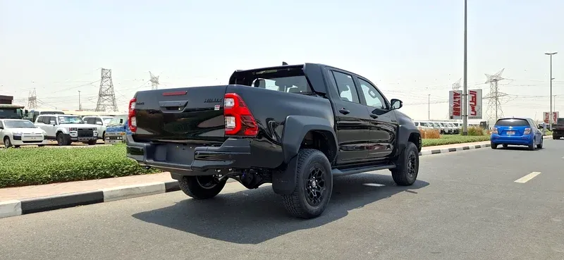 2025 Toyota Hilux - 0 km - Available for export from UAE to Algeria - 7