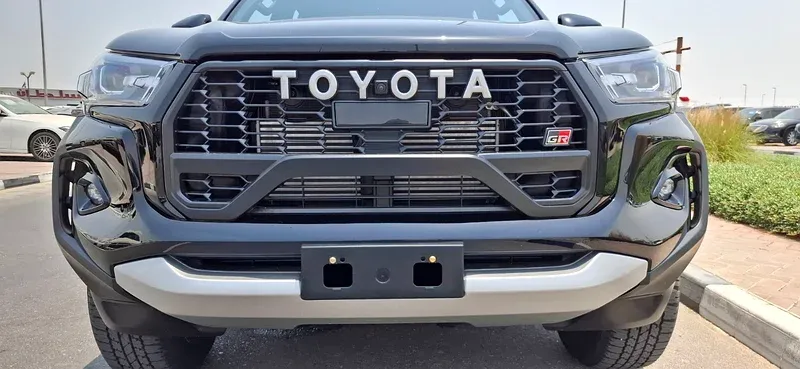 2025 Toyota Hilux - 0 km - Available for export from UAE to Algeria - 9
