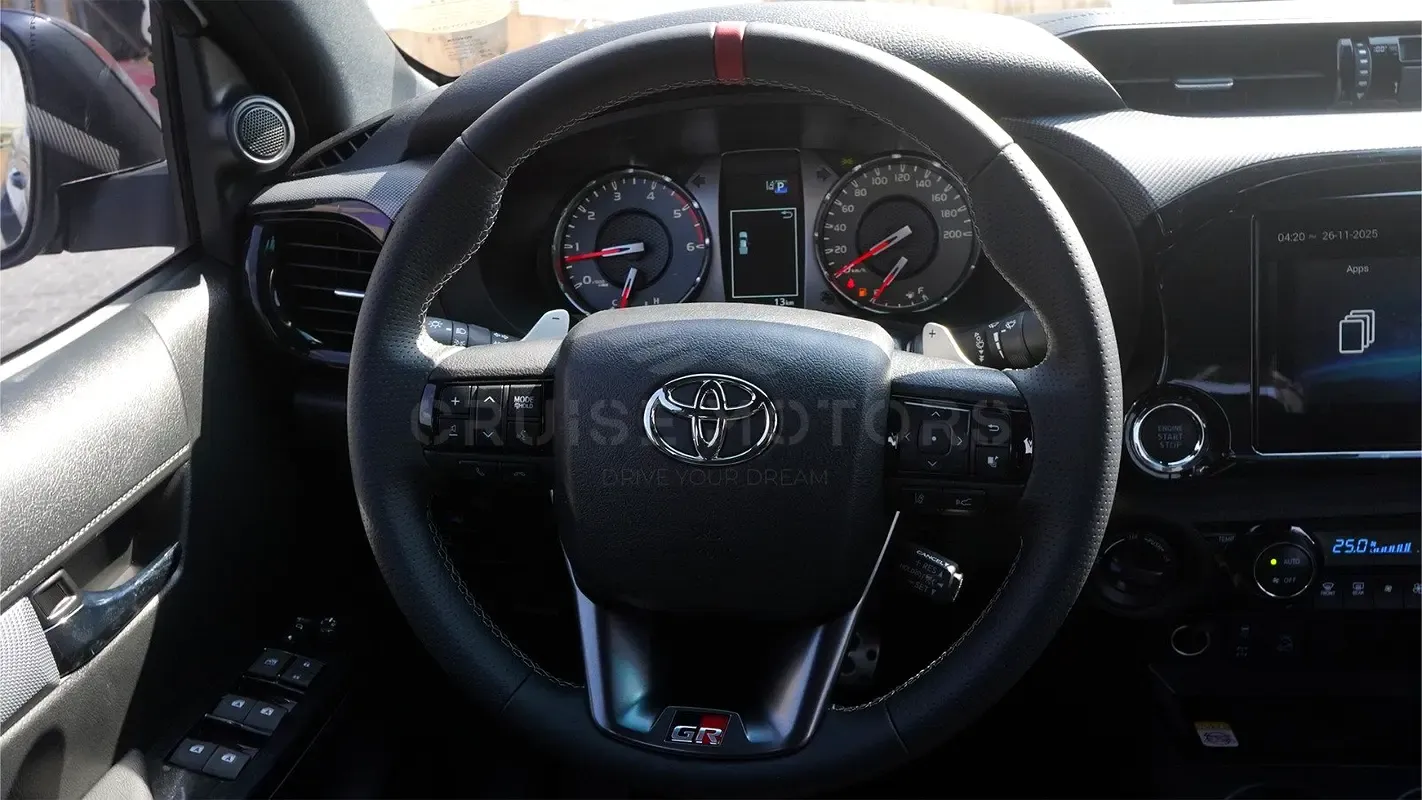 2025 Toyota Hilux - 0 km - Available for export from UAE to Algeria - 10