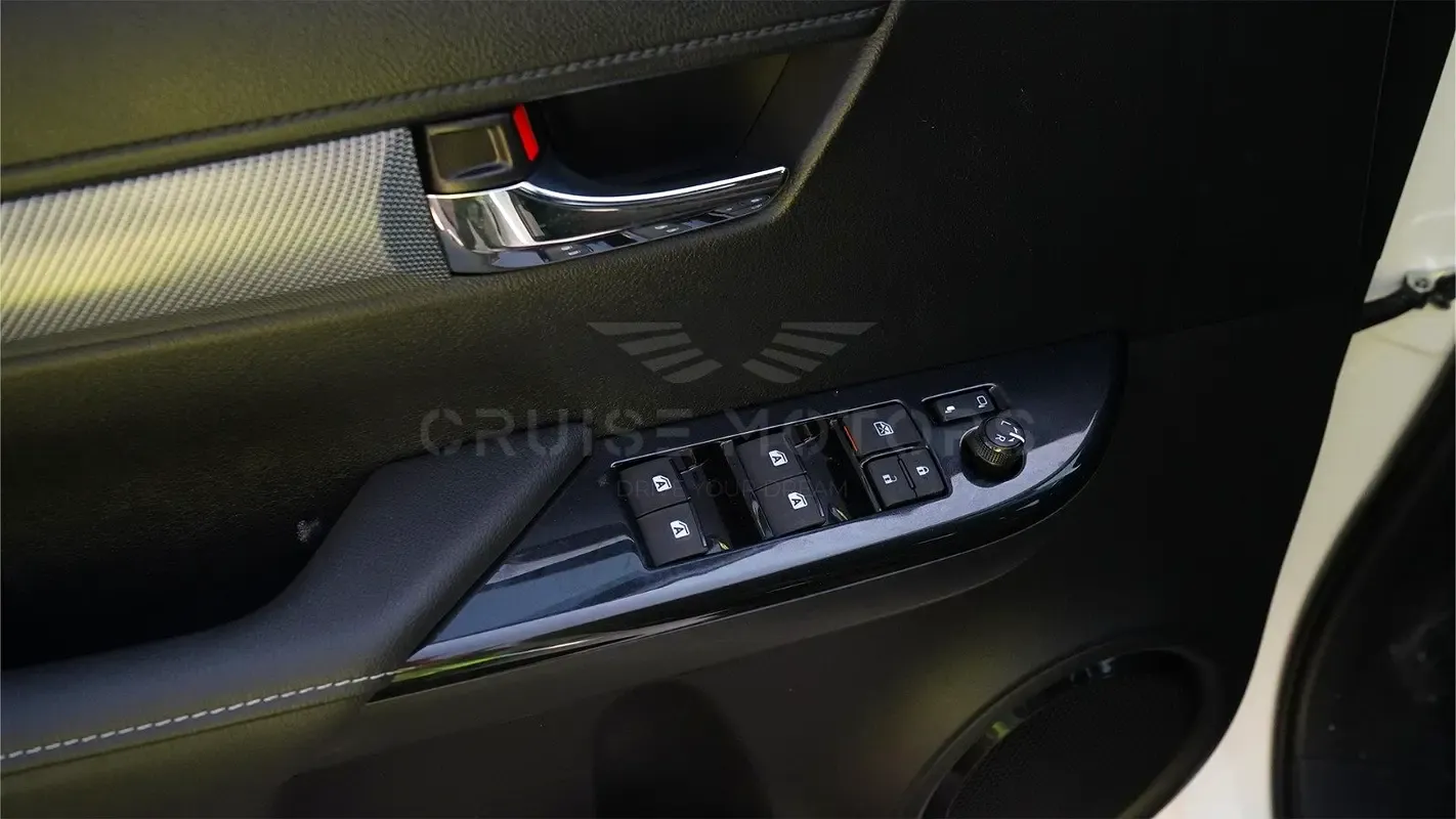 2025 Toyota Hilux - 0 km - Available for export from UAE to Algeria - 14