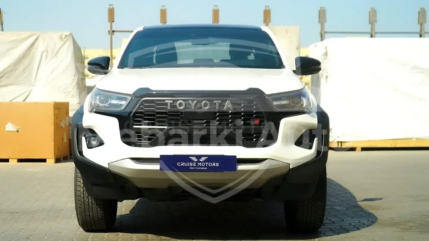 2025 Toyota Hilux - 0 km - Available for export from UAE to Algeria 2
