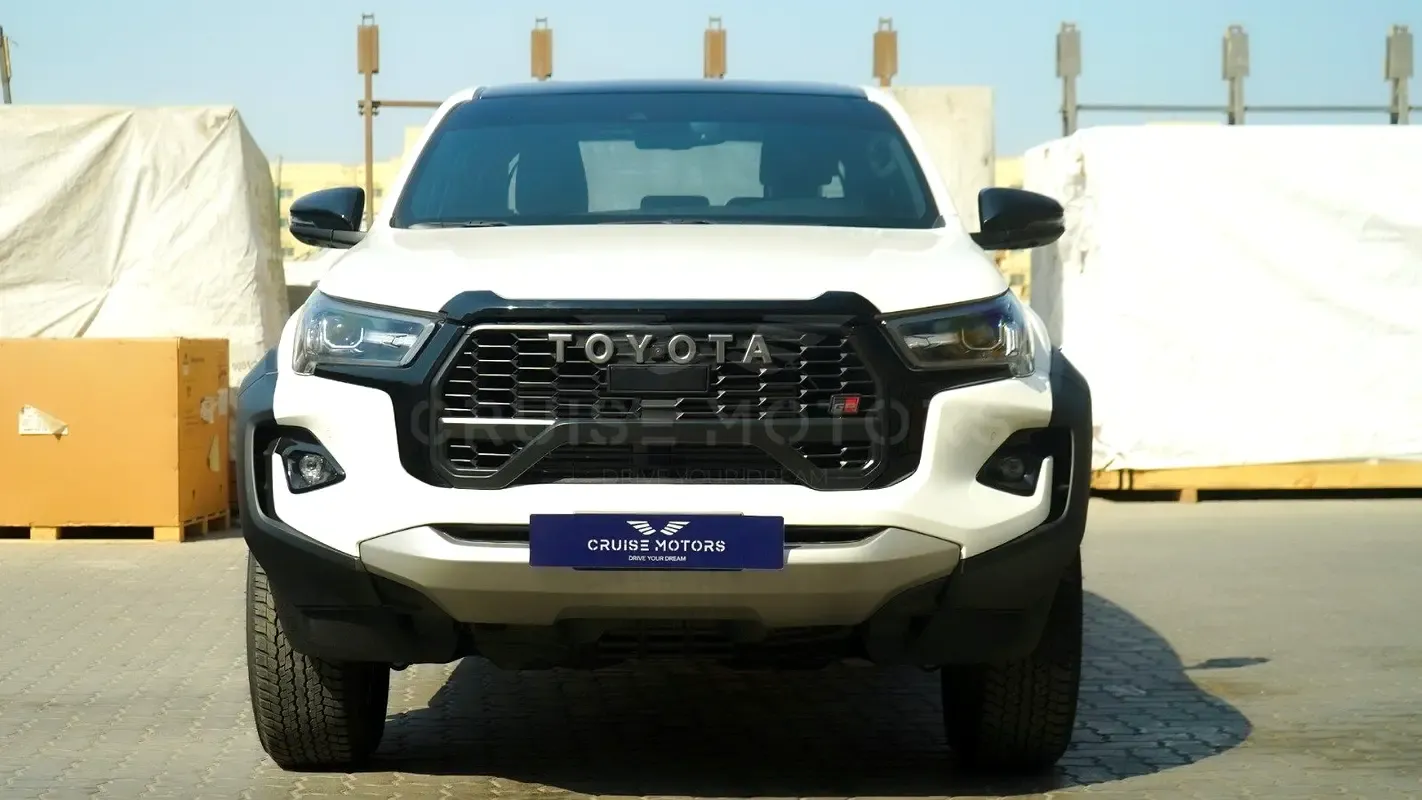 2025 Toyota Hilux - 0 km - Available for export from UAE to Algeria - 2