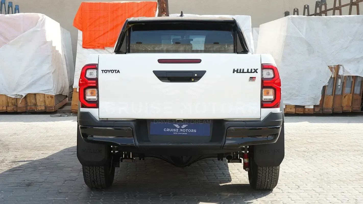 2025 Toyota Hilux - 0 km - Available for export from UAE to Algeria - 5