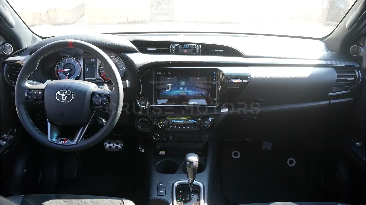 2025 Toyota Hilux - 0 km - Available for export from UAE to Algeria - 9