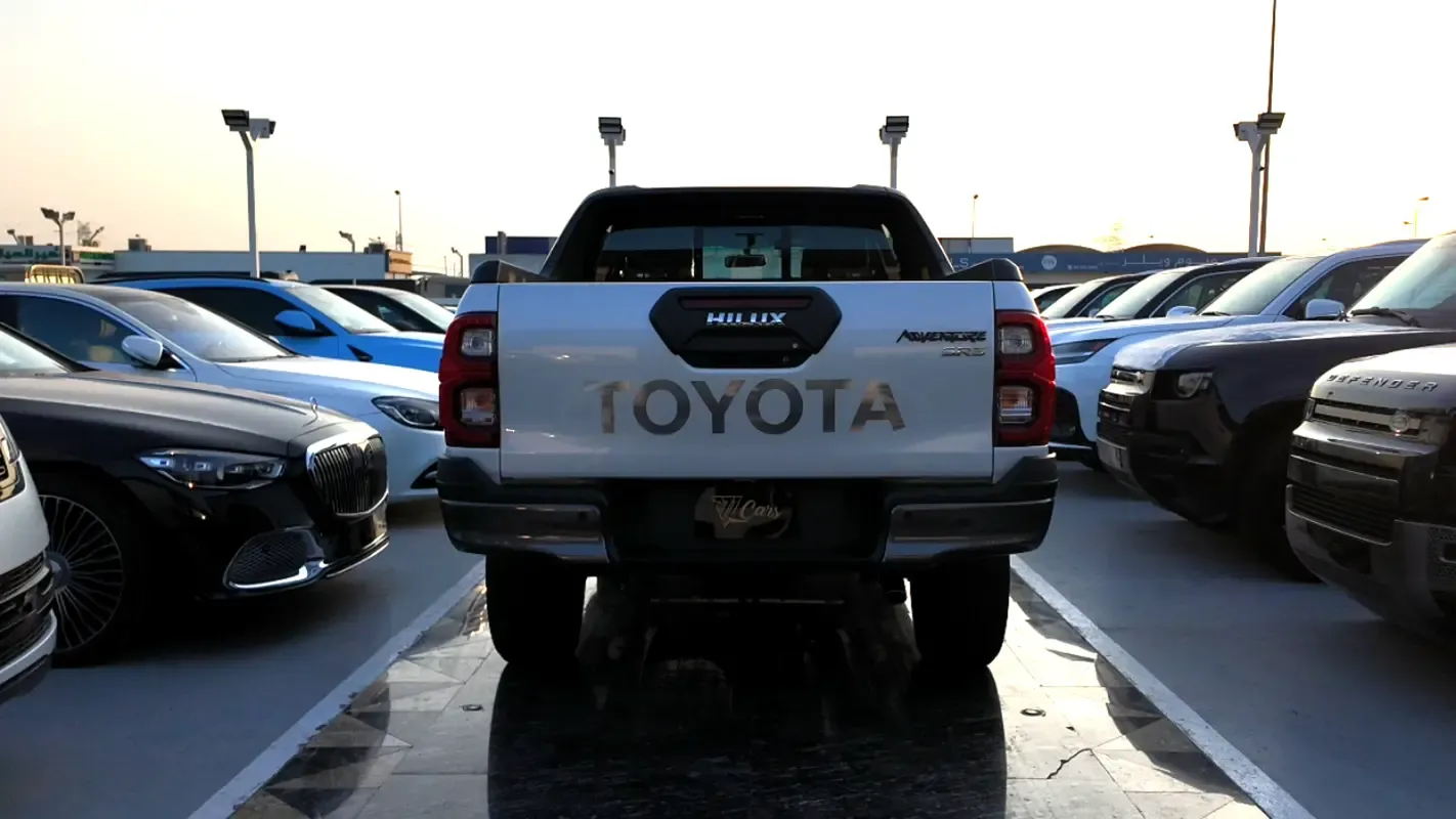 2025 Toyota Hilux - 0 km - Available for export from UAE to Algeria - 17