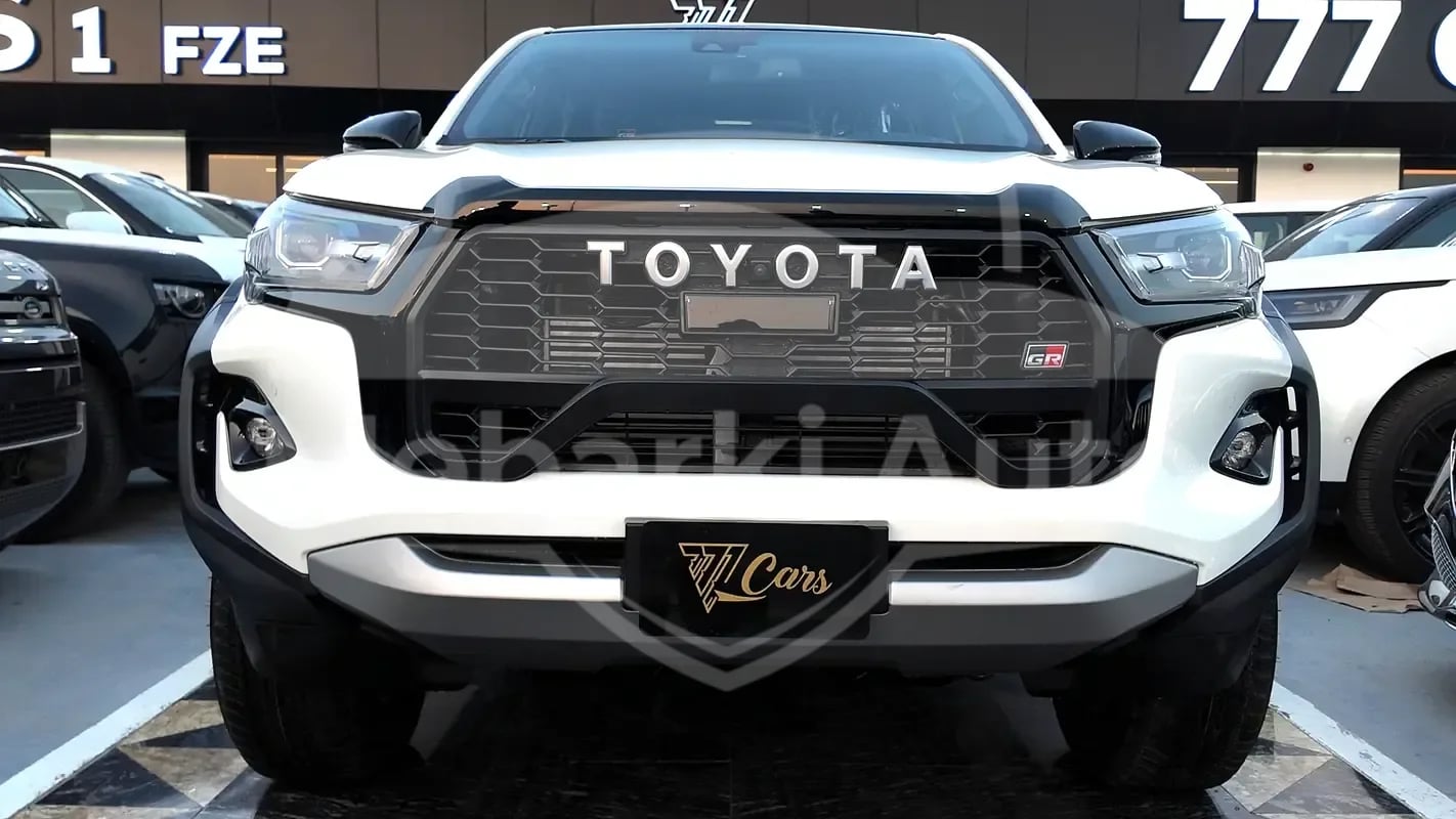 2025 Toyota Hilux - 0 km - Available for export from UAE to Algeria 3