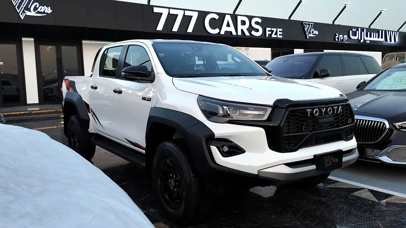 2025 Toyota Hilux - 0 km - Available for export from UAE to Algeria - 4