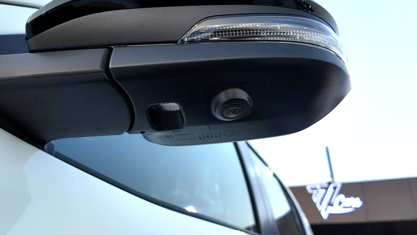 2025 Toyota Hilux - 0 km - Available for export from UAE to Algeria - 5