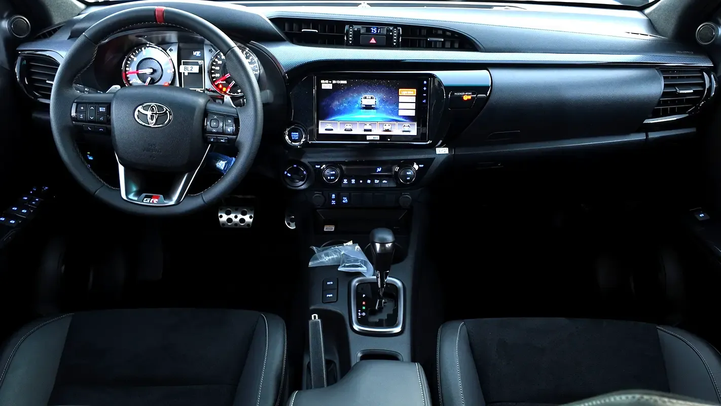 2025 Toyota Hilux - 0 km - Available for export from UAE to Algeria - 9