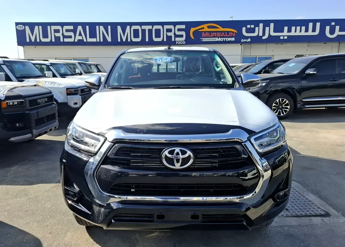 2025 Toyota Hilux - 0 km - Available for export from UAE to Algeria - 2