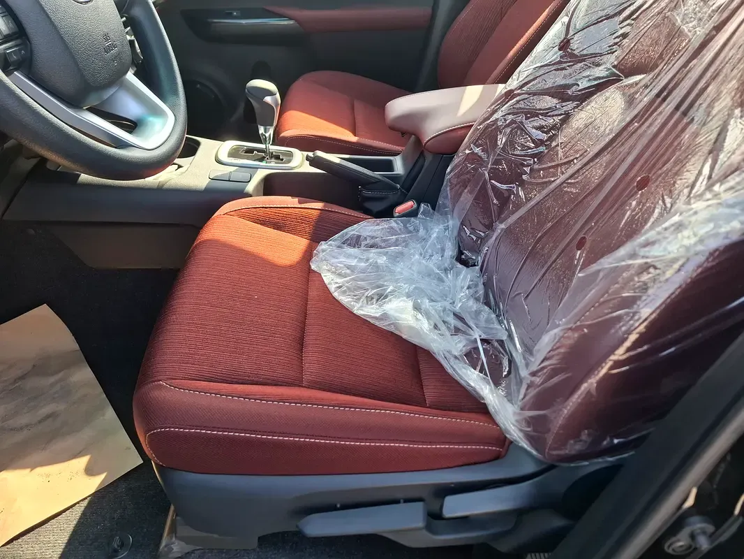 2025 Toyota Hilux - 0 km - Available for export from UAE to Algeria - 8