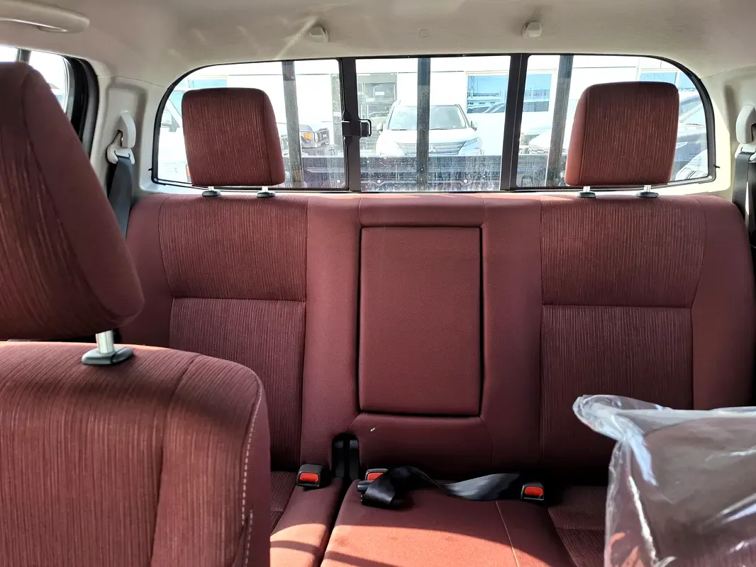 2025 Toyota Hilux - 0 km - Available for export from UAE to Algeria - 9