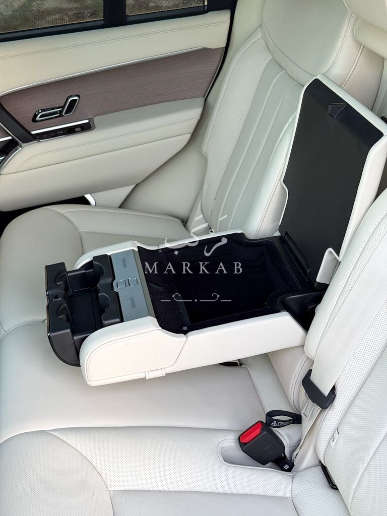2026 Land Rover Range rover HSE - 0 km - Available for export from UAE to Algeria - 24